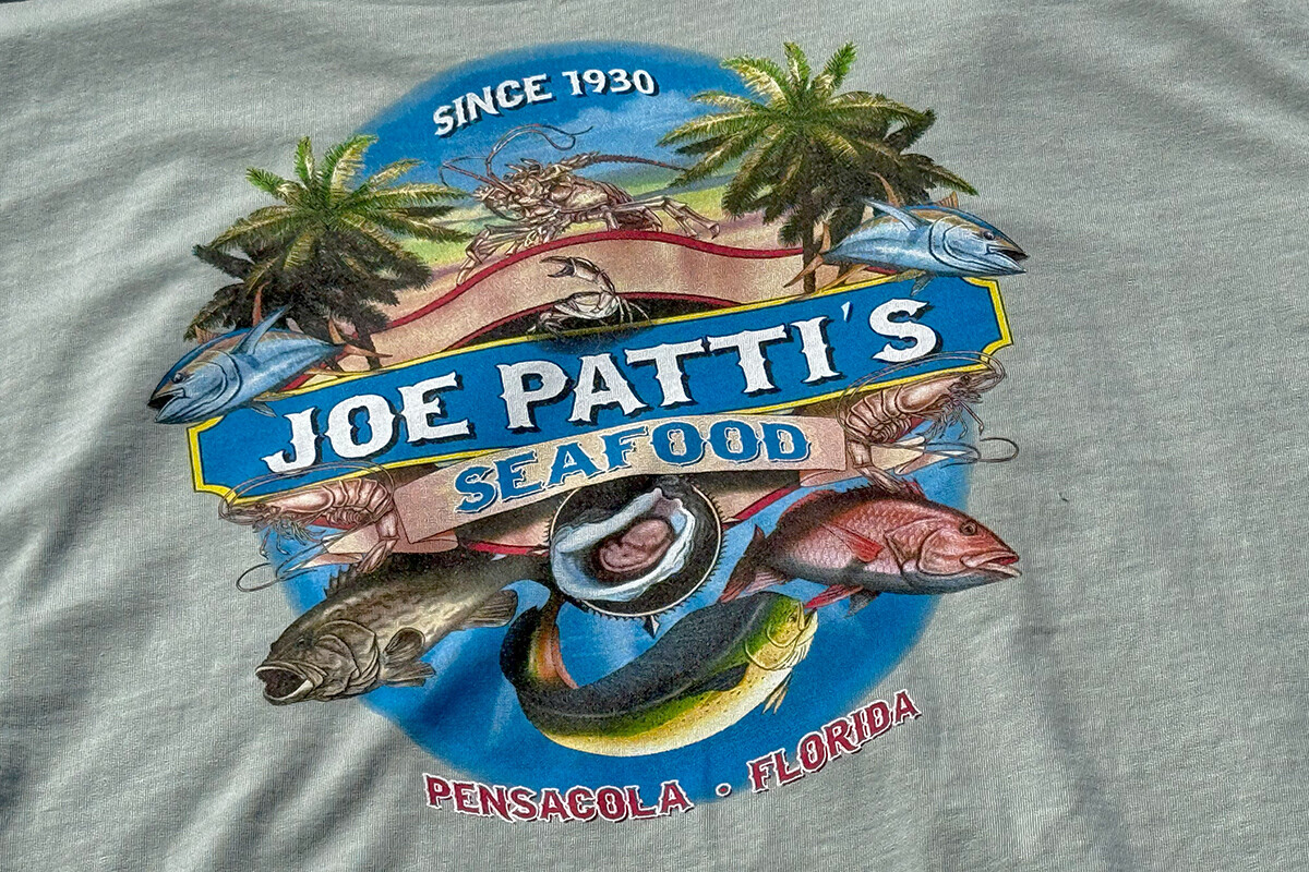 Product-photos-Gear-Tshirts_Joe-Pattis-Seafood-gray-01